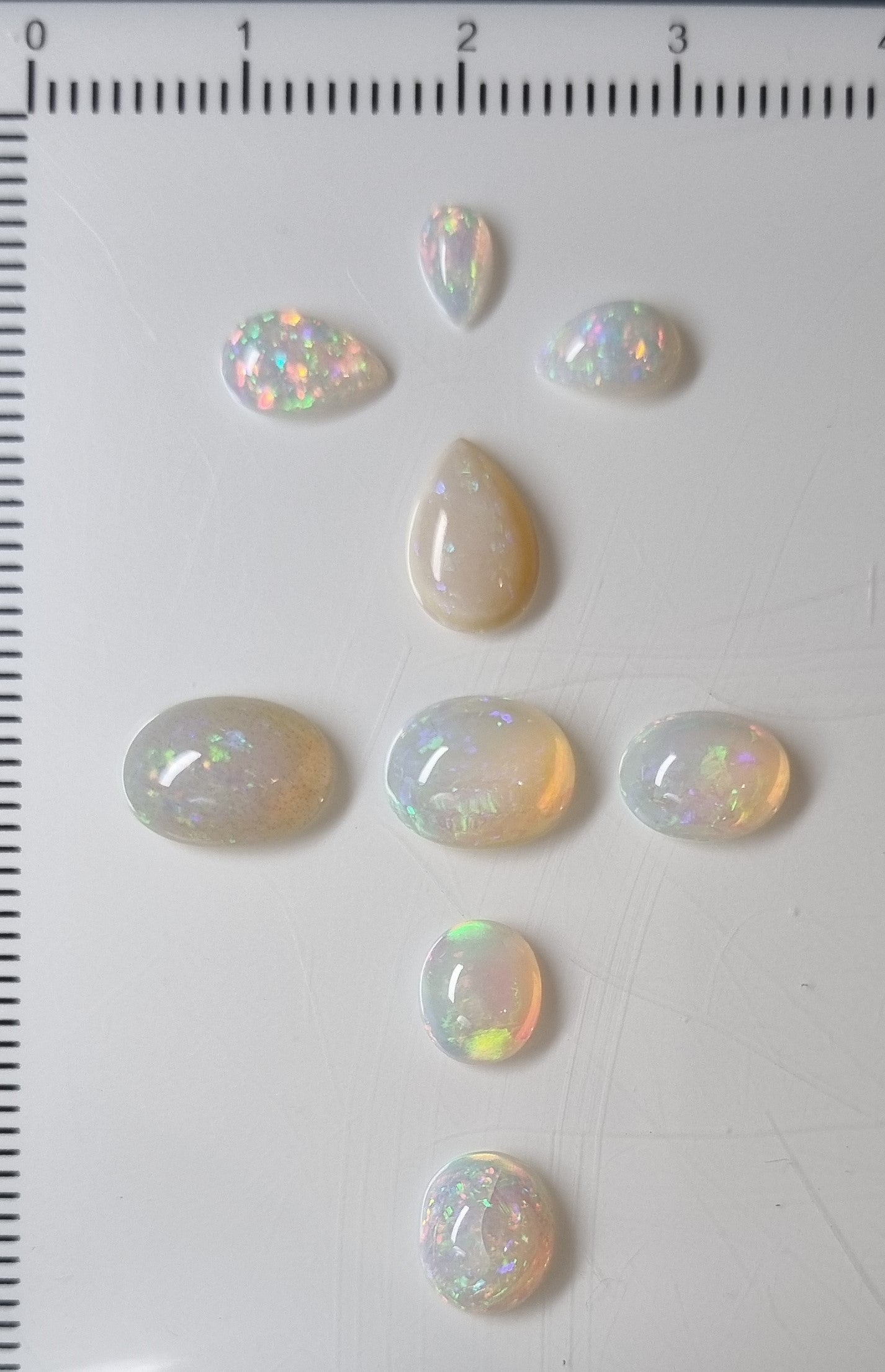 Opales blanches 7.5 carats